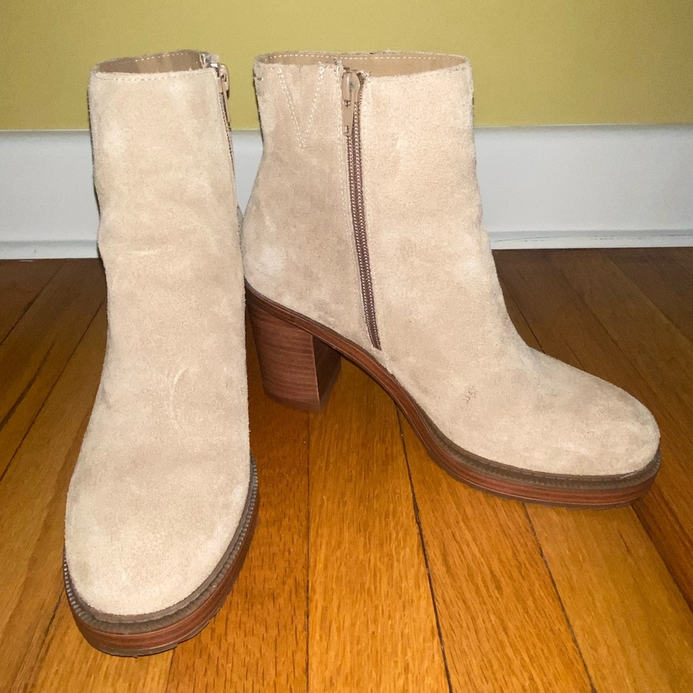 Crown Vintage Platform Bootie tan suede size 8